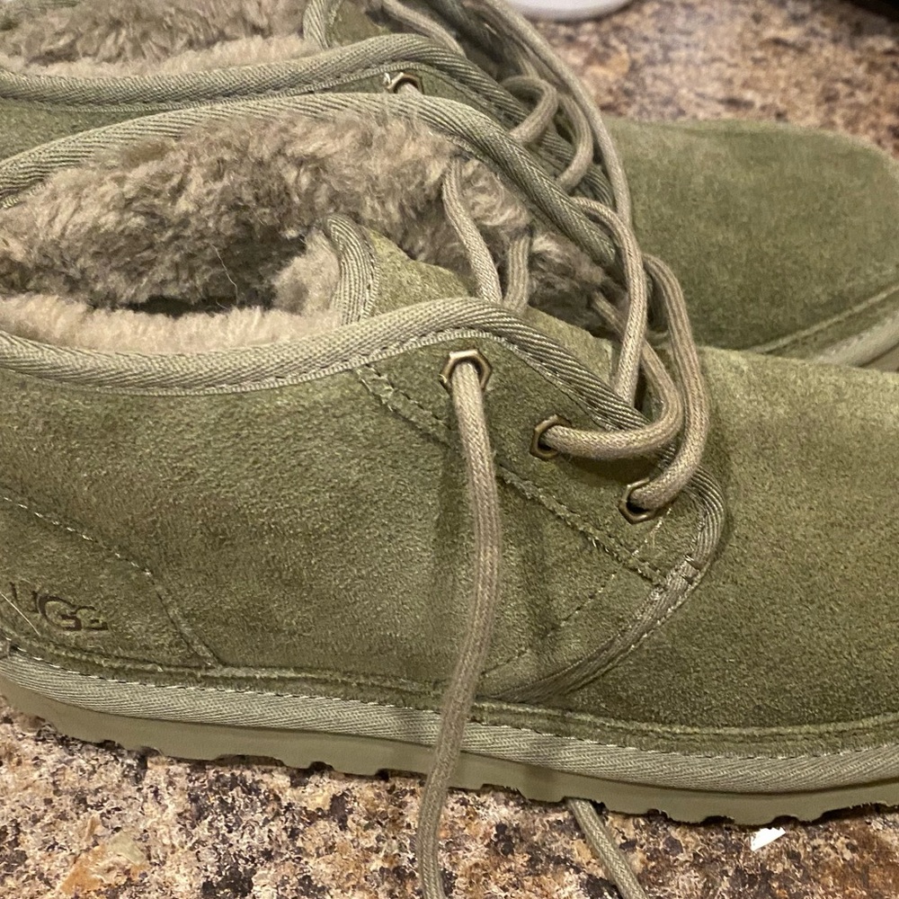 NWOT Ugg Neumel